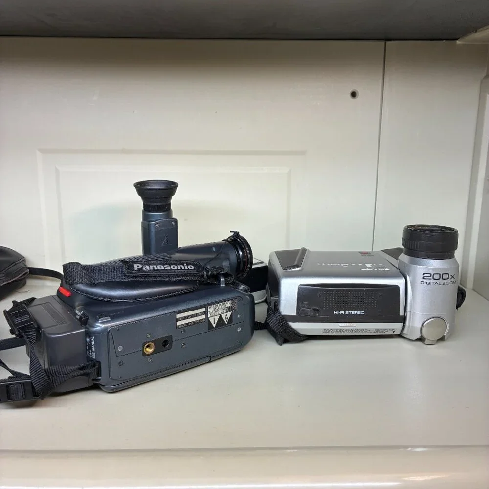 Camera Lot Bundle Sharp VL-H860U Camcorder Panasonic AF X8 YUNON DX-3 Instamatic